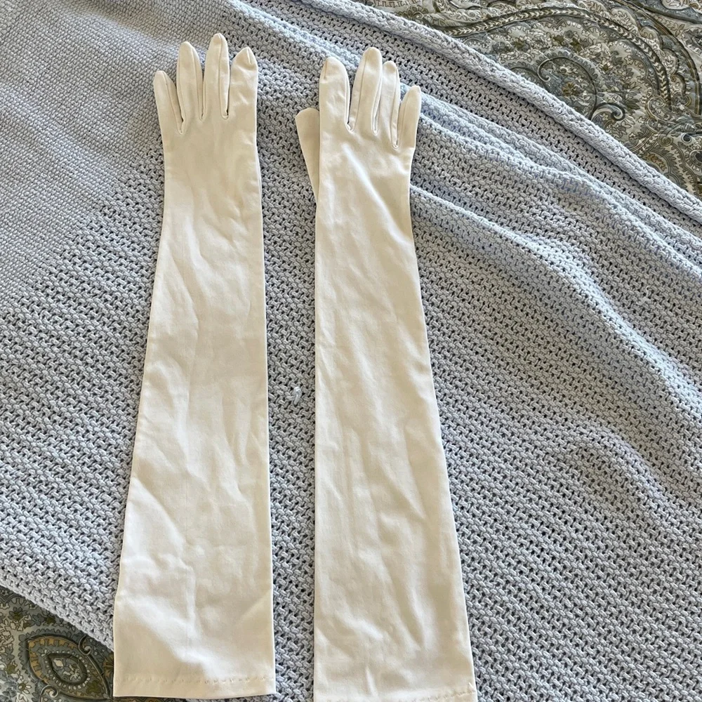 Elegant White Long Gloves *NOTE One Size